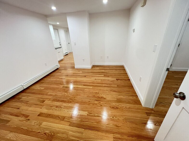 Building Photo - 50 Conant St