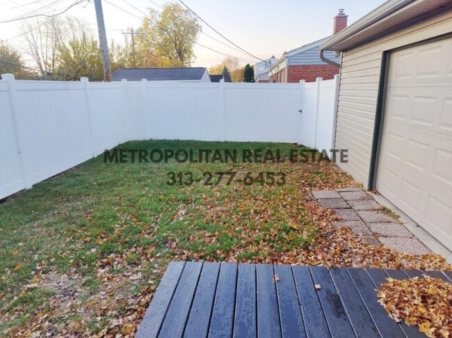 Building Photo - 6973 Chirrewa St