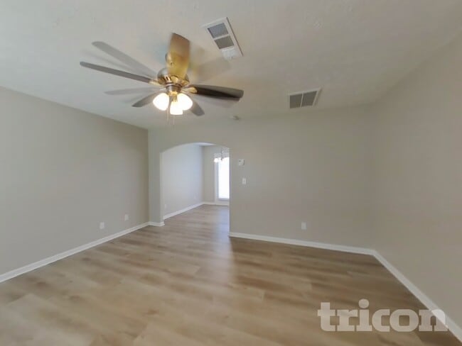 Building Photo - 1109 Shallowbrook Trail S