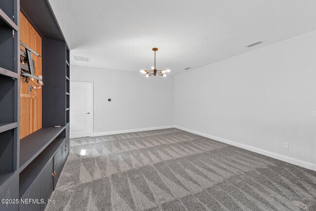 Building Photo - 264 Pine Haven Dr