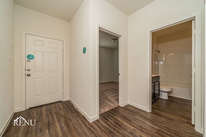 Building Photo - 580 Crestridge Dr