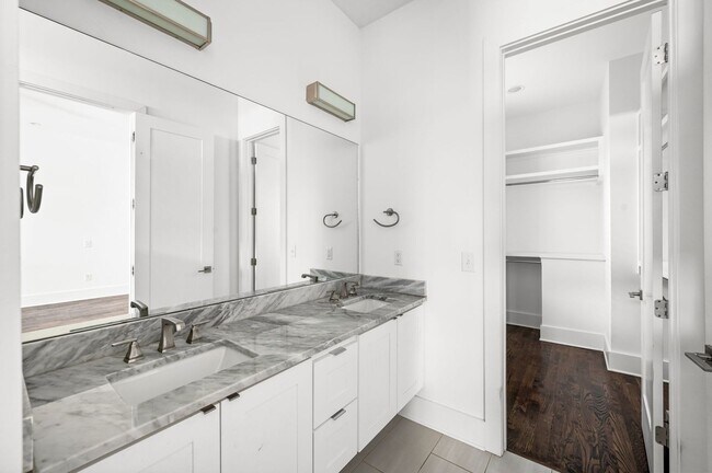 Building Photo - Modern 3BR/3.5BA home in Sylvan Summit, ju...