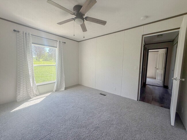 Building Photo - Spacious 4-Bedroom Home on 1 Acre in Peaceful Rickman Setting