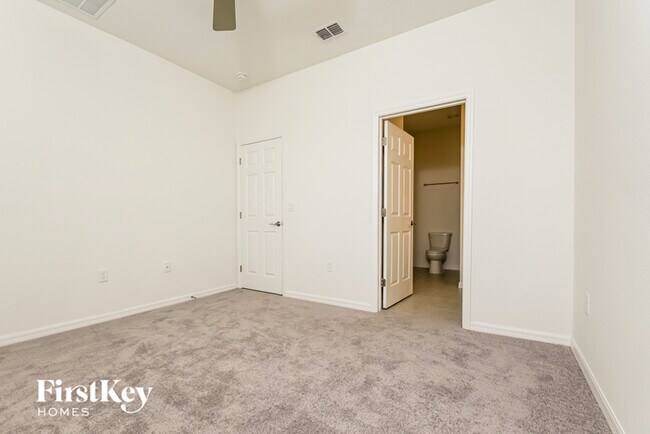 Building Photo - 315 Corbel Ln