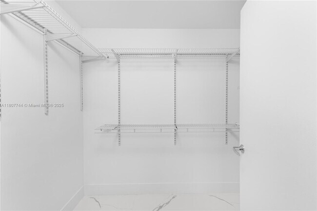 Building Photo - 16385 Biscayne Blvd
