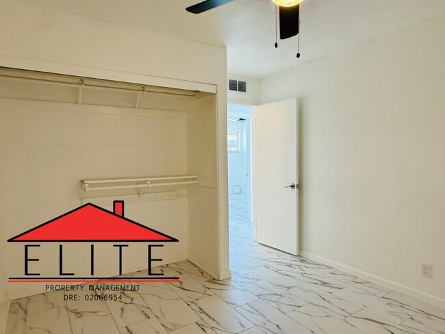 Building Photo - AVAILABLE NOW!