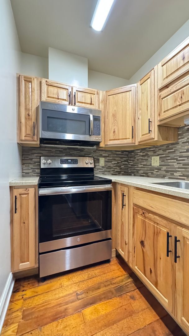 Building Photo - 911 Campbell Ave SW