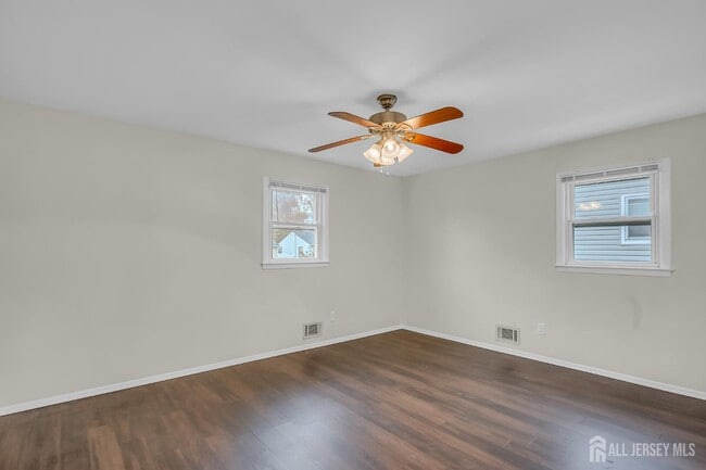 Building Photo - 58 Rose St