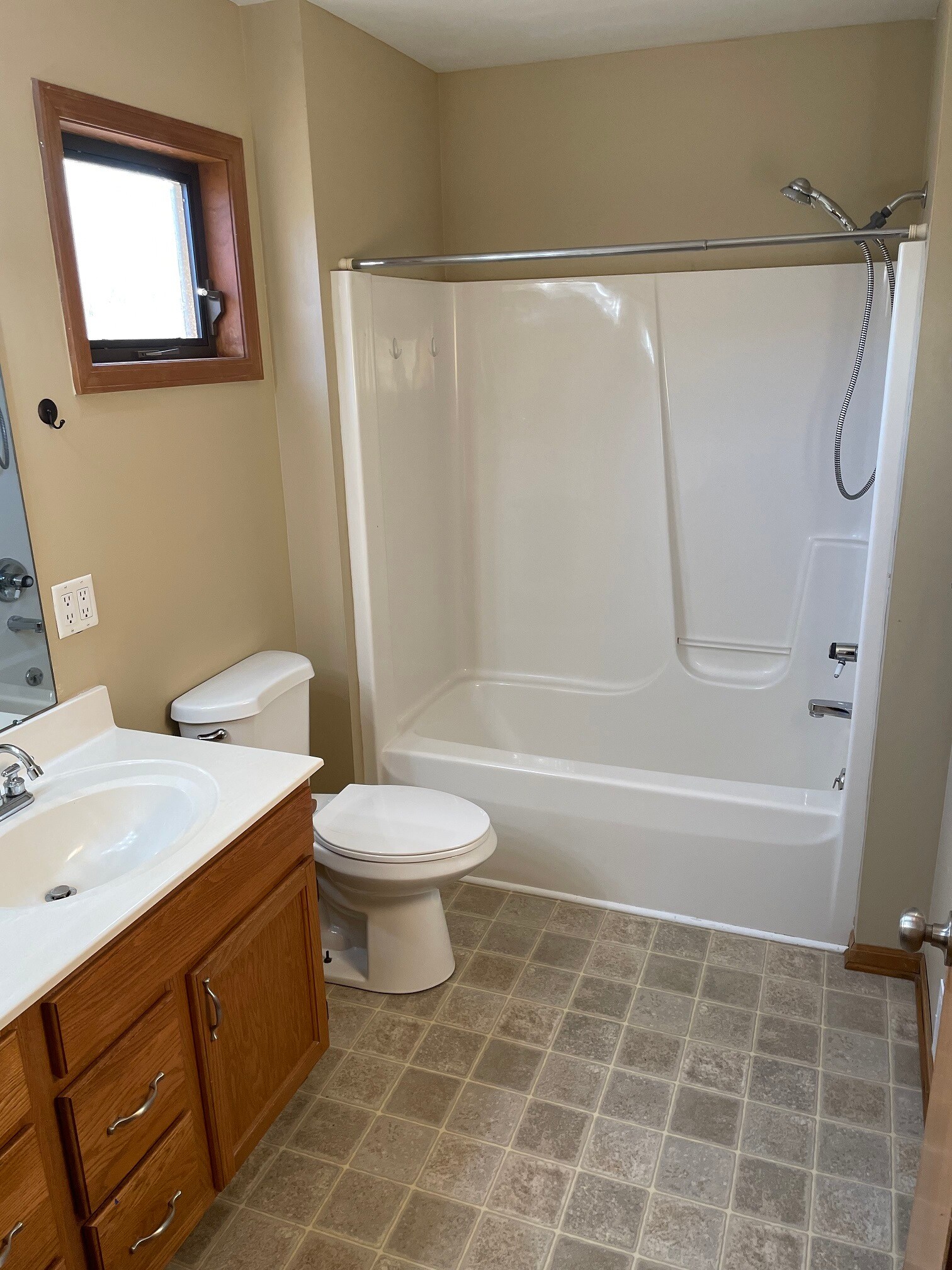 Building Photo - 4533 Brookmeadow Ct SE