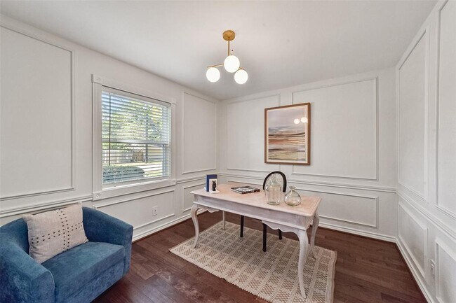 Building Photo - 2511 Blue Willow Dr