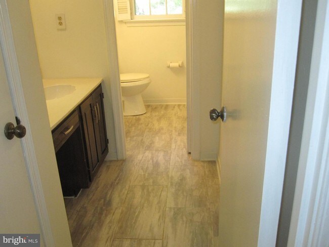 Building Photo - 7805 Ivymount Terrace