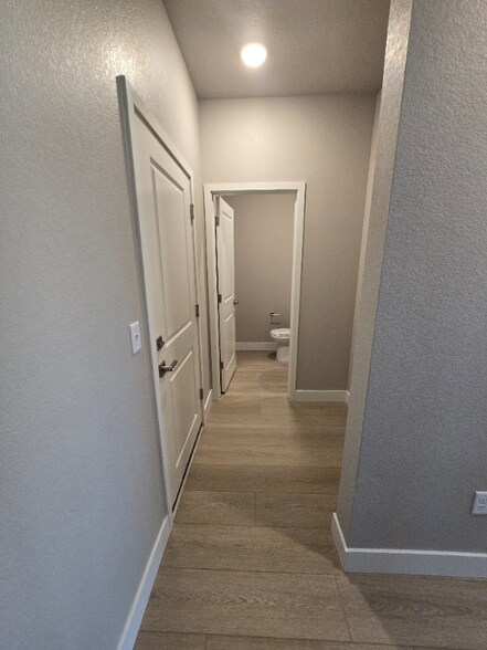 Building Photo - 4833 Autumn Leaf Dr
