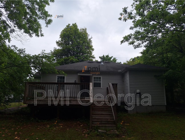 Building Photo - 1391 Lochland Rd SE
