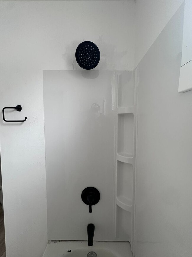 Building Photo - 1016 4th Ave