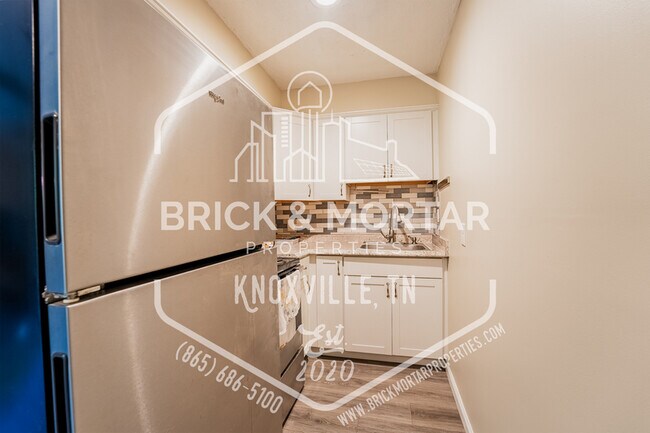 Building Photo - 617 S Gallaher View Rd