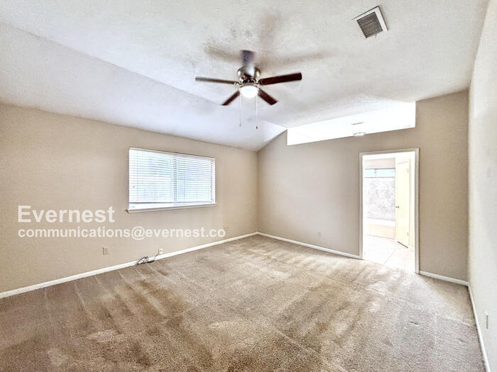 Building Photo - 15231 Cabots Landing Dr