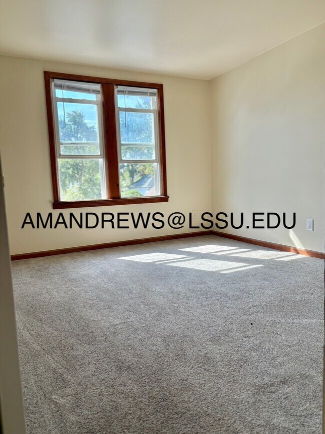 Building Photo - 607 11th St