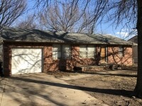 Building Photo - 3 bdrm w/garage