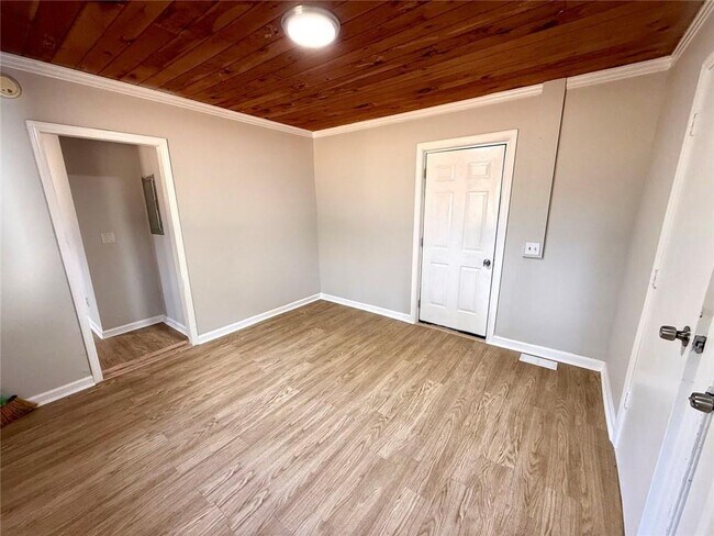 Building Photo - 54 Hebron Church Rd