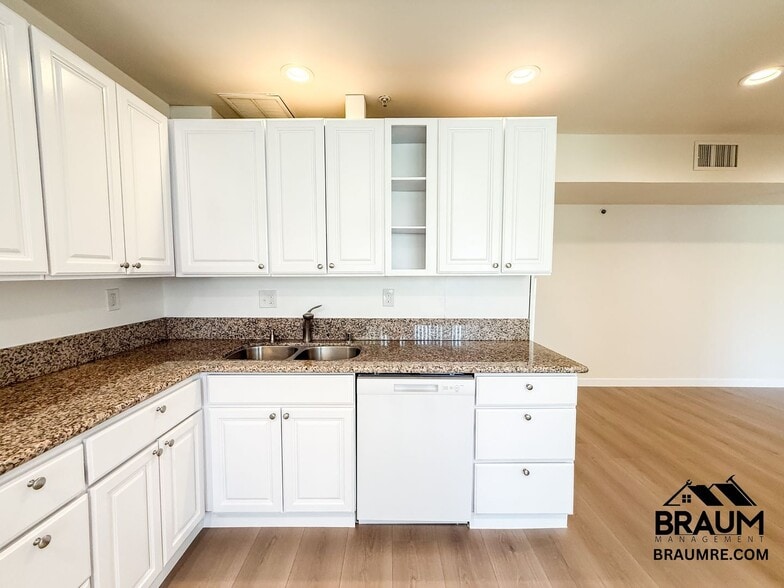 Building Photo - 1537 Franklin St