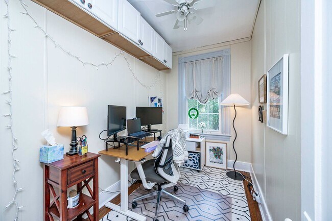 Building Photo - 3203 Parkwood Ave