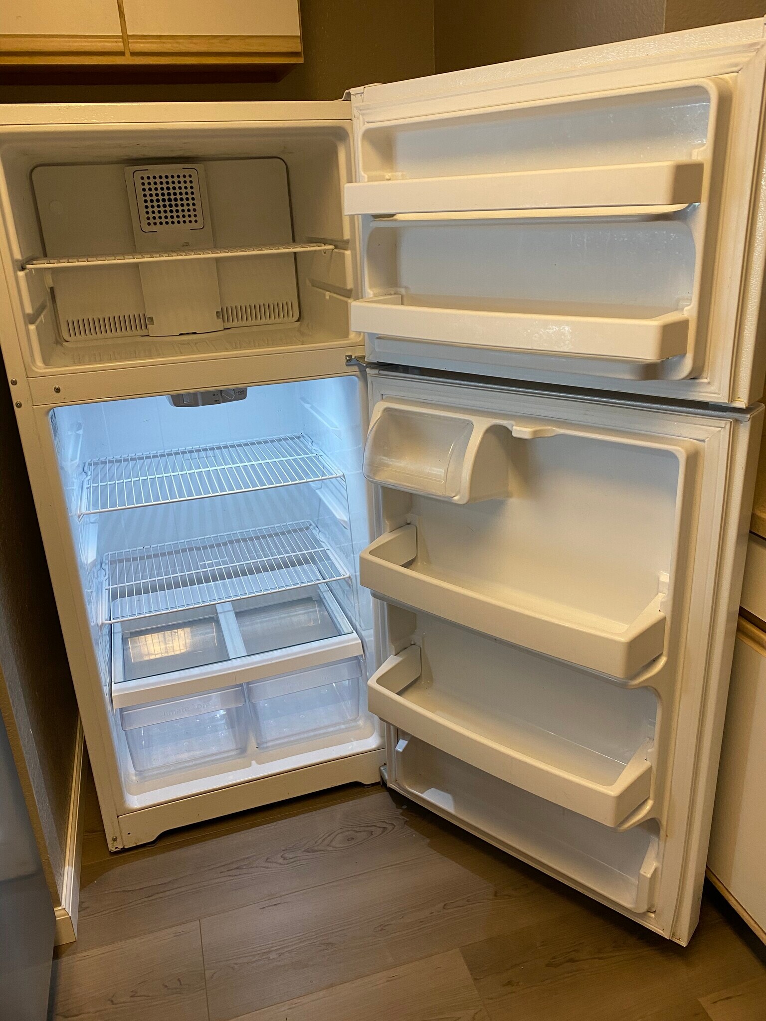 Refrigerator - 443 Willow Ave