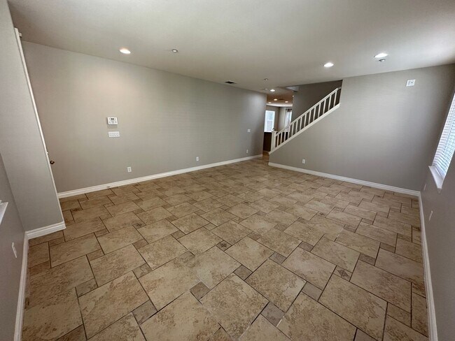 Building Photo - Beautiful 4  bedroom, 2.5 bath home in Garin Ranch