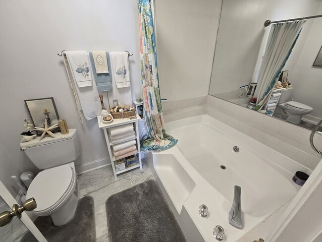 Building Photo - 2717 Seashore Cove