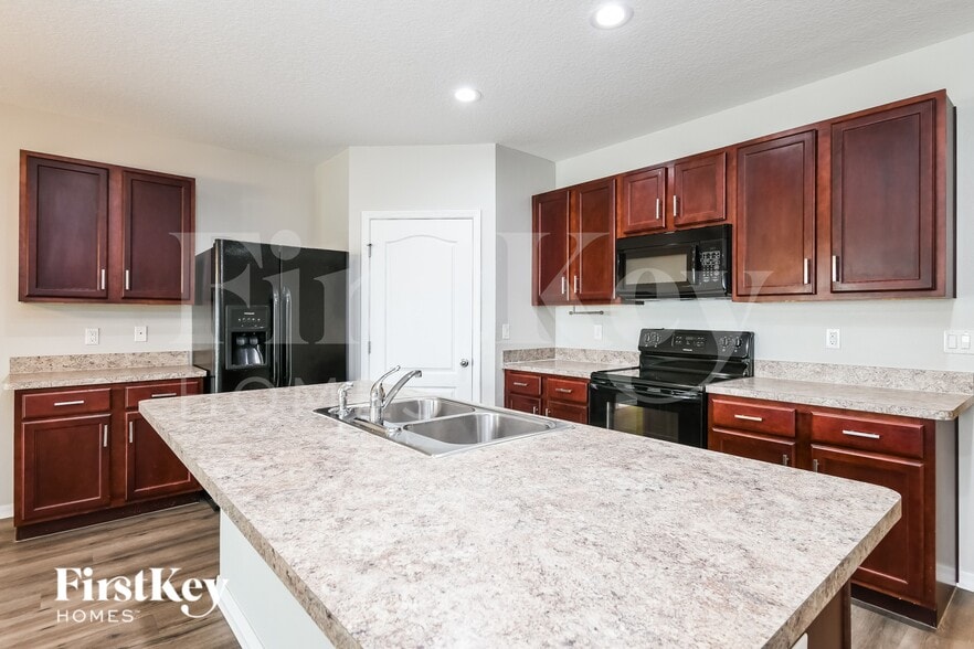 Building Photo - 5836 Grey Heron Dr