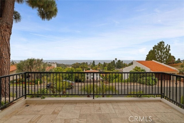 Building Photo - 1253 Vía Landeta