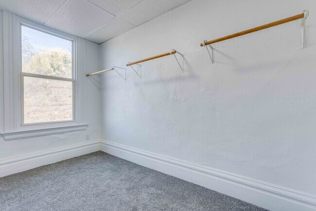 Building Photo - 238 Hazelwood Ave