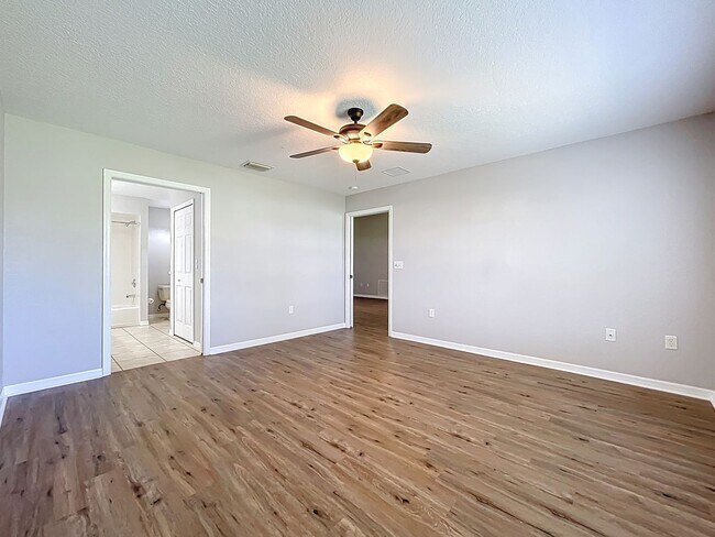 Building Photo - 2 Bedroom, 2 Bath | Lake Community | Dock & Boat Ramp Access