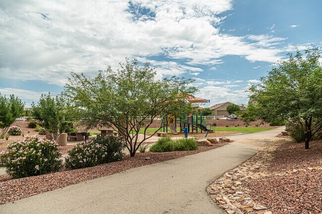 Building Photo - 12640 N Wildrose Dr