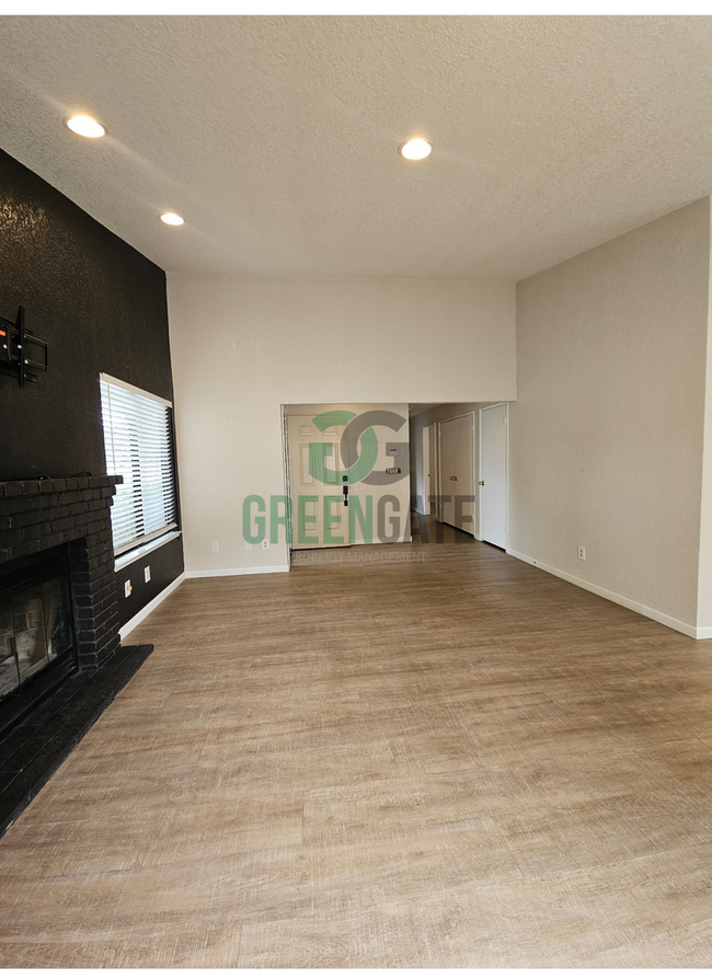 Building Photo - 1108 Cedar Creek Dr