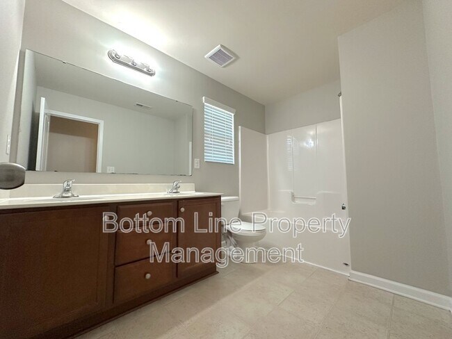 Building Photo - 137 Willow Valley Dr