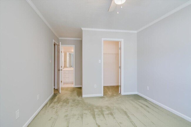 Building Photo - 702 Lakeside Landing Ct