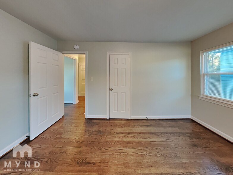 Building Photo - 3420 Avenue Q