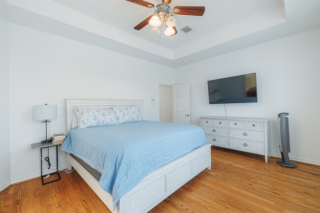 Building Photo - 3325 New Garden View Ln