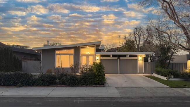 Building Photo - 827 Richardson Ct