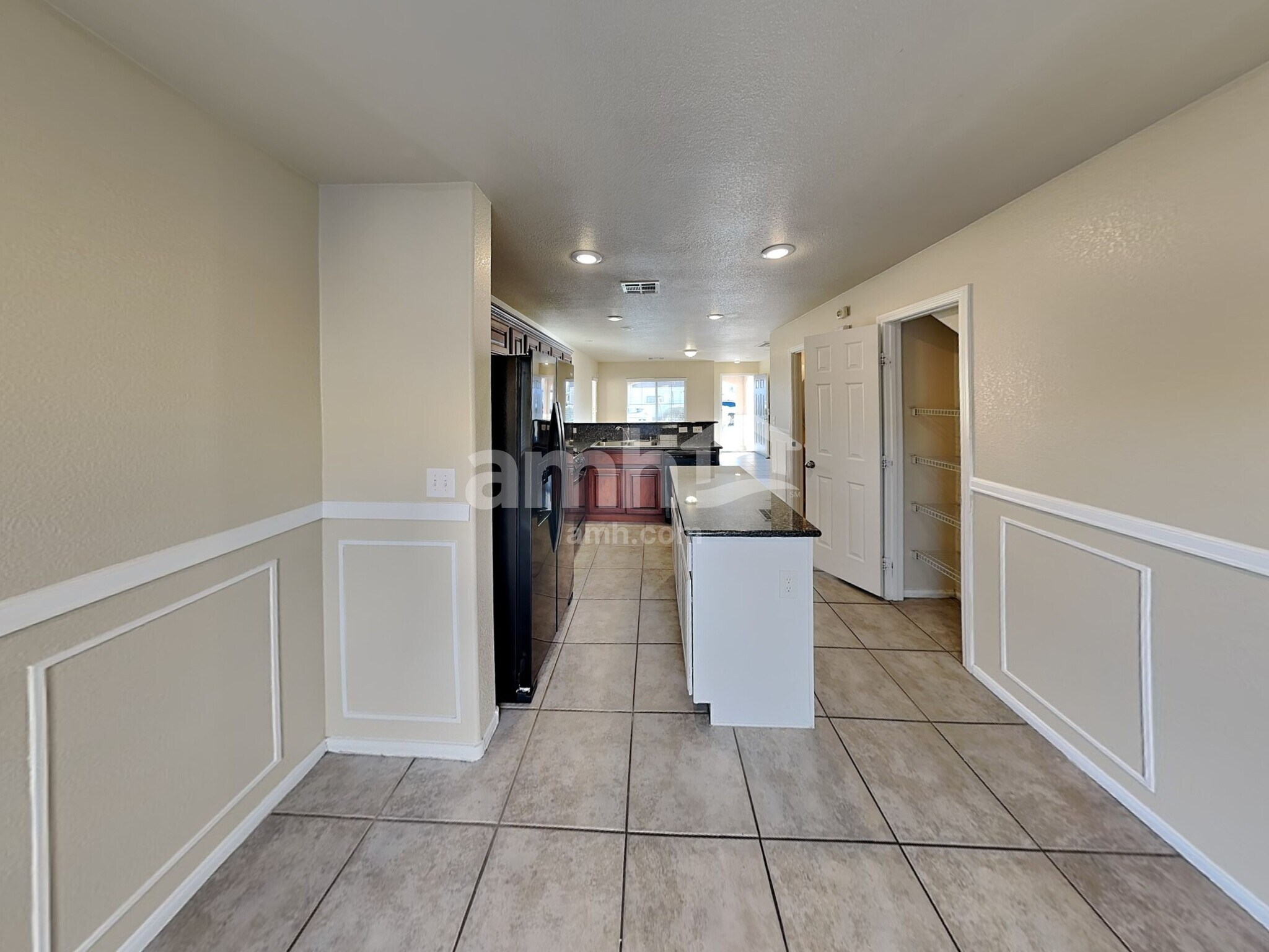 Building Photo - 10819 Hawthorne Berry St