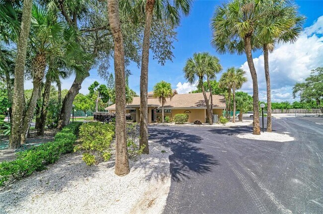 Building Photo - 4863 Village Garden Dr