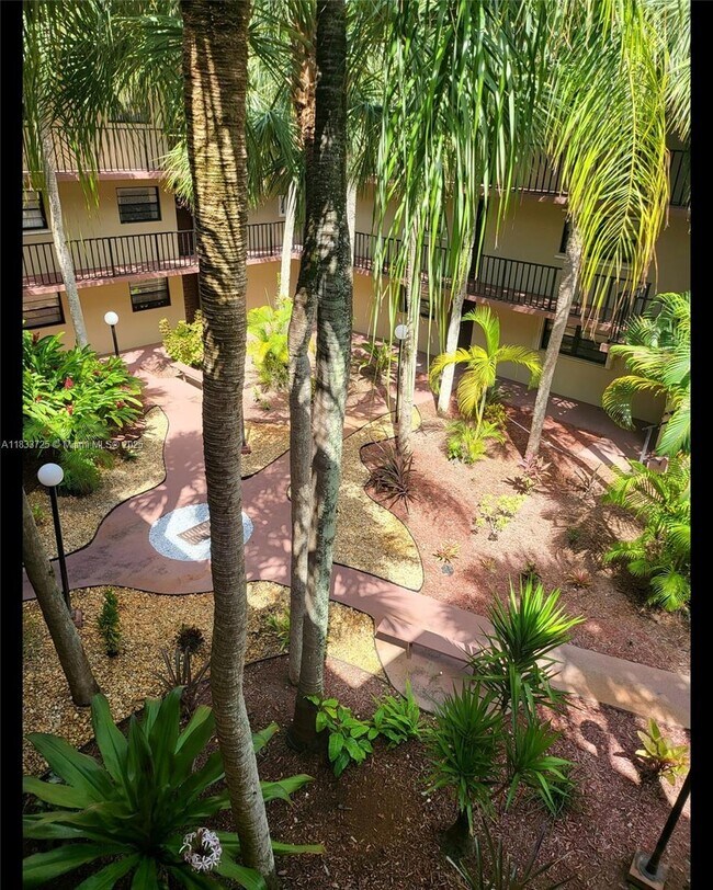 Building Photo - 10835 SW 112th Ave
