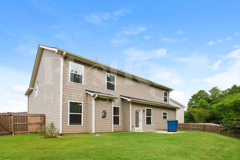 Building Photo - 40 Maple Grove Dr