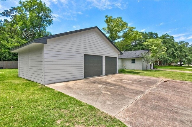 Building Photo - 4615 Barton Ln