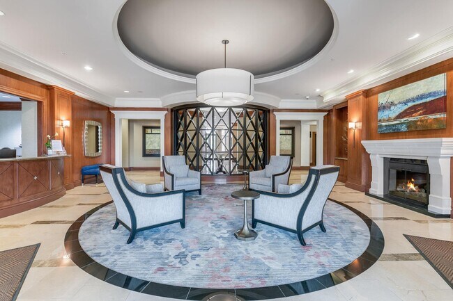 Building Photo - 8220 Crestwood Heights Dr