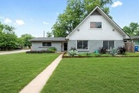 Building Photo - 2609 Friar Tuck Ln