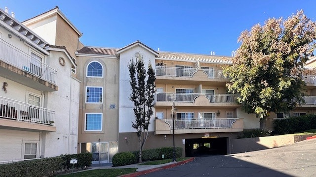 Building Photo - 4750 Templeton St