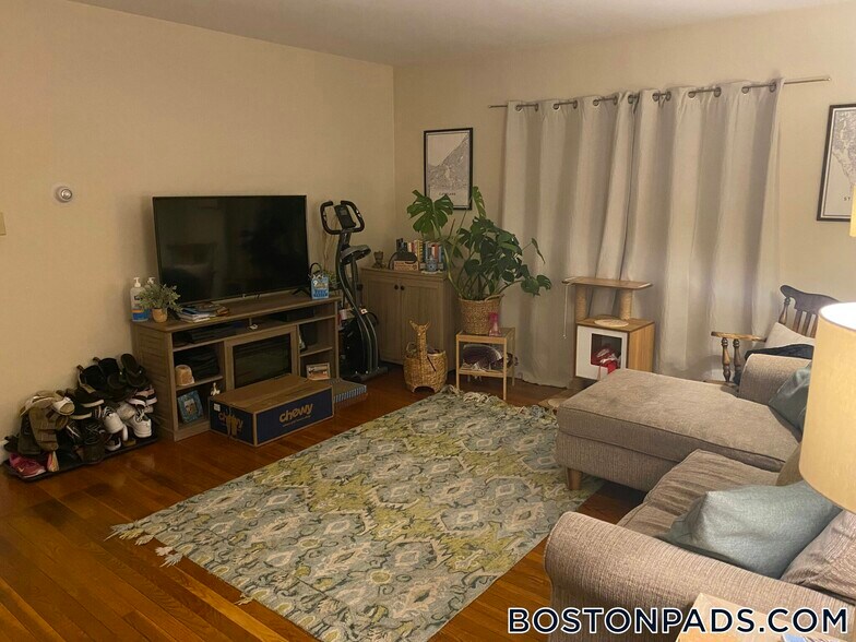 Building Photo - 65 Chiswick Rd