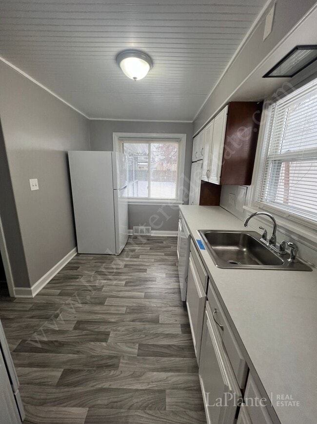 Building Photo - Move-in Ready 3 Bedroom Home for Rent