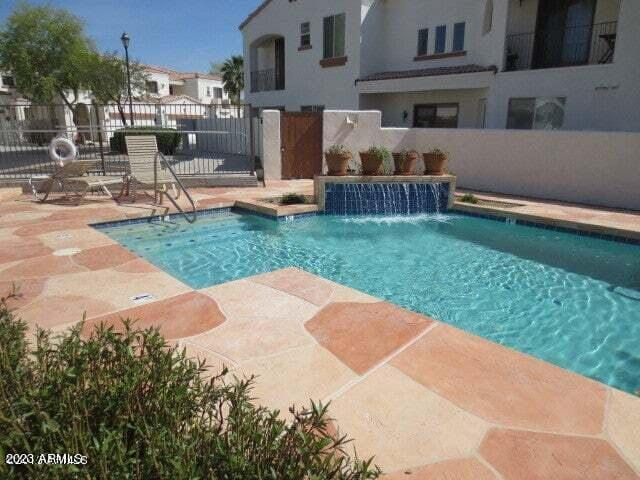 Building Photo - 1750 E Ocotillo Rd